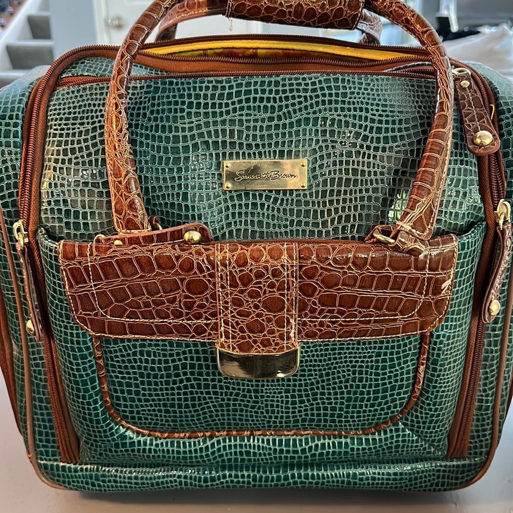 Samantha Brown luggage or carry-on